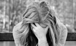 Gejala depresi pada wanita, saran dokter tentang cara keluar Depresi pada ibu di 50