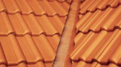 Isolasi atap rumah kayu dari dalam