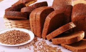 Roti Borodino: komposisi dan kandungan kalori, manfaat atau bahaya bagi kesehatan Khasiat roti Borodino yang bermanfaat